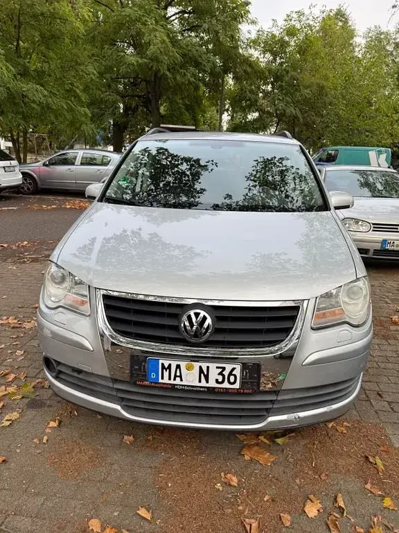 Gebraucht VW Touran 140 PS (102 kW) 2010 Silber Van / Kleinbus