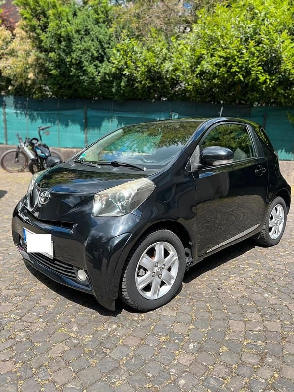 Schwarz Gebraucht 2009 Toyota iQ Kleinwagen | 3.000 € (Guter Preis) - Bild 1/4
