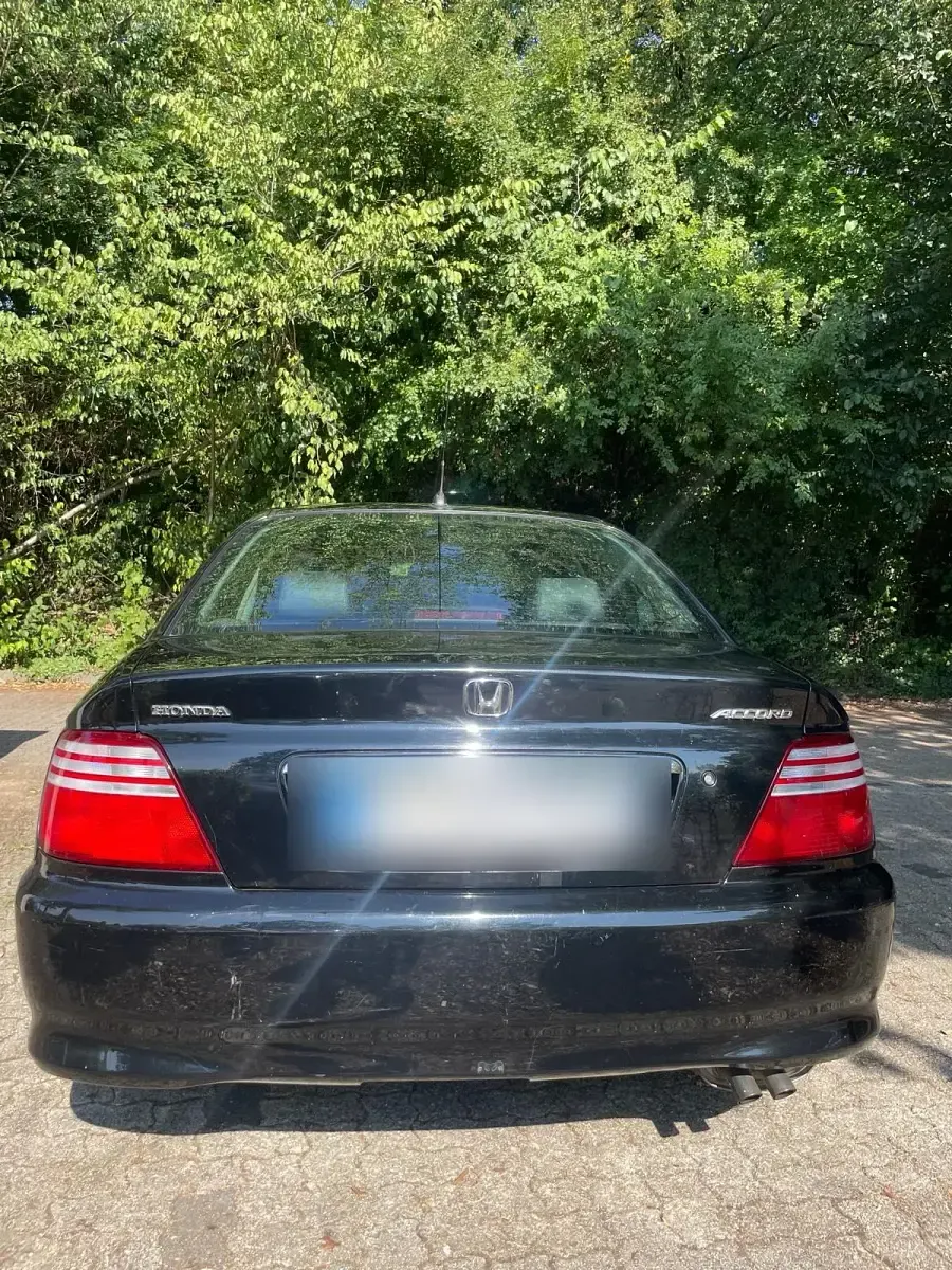 Gebraucht Honda Accord 136 PS (100 kW) 2001 Schwarz Limousine