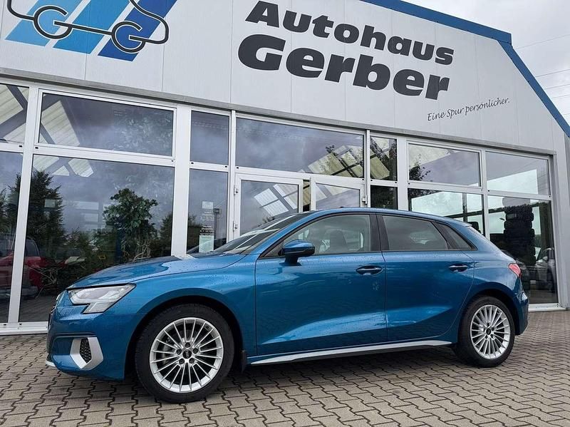 Blau Gebraucht 2022 Audi A3 Advanced Kombi | 24.950 € (Fairer Preis) - Bild 1/4