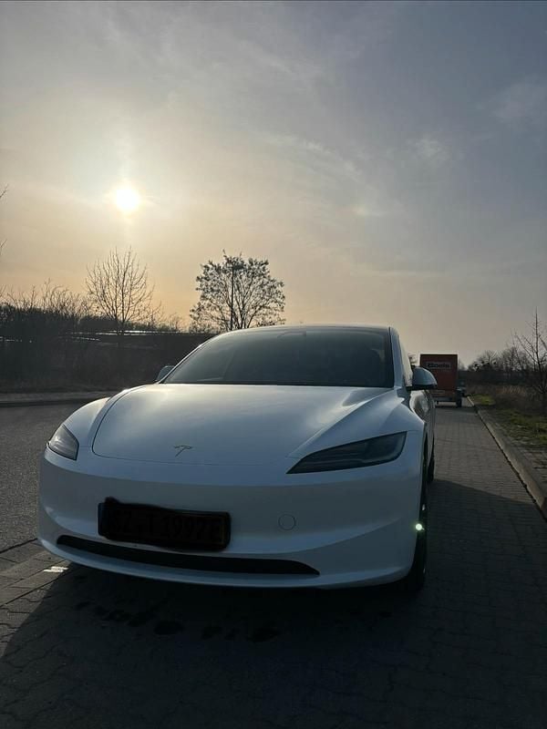 Gebraucht Tesla Model 3 Long Range AWD 323 kW (440 PS) 2024 Weiß Limousine