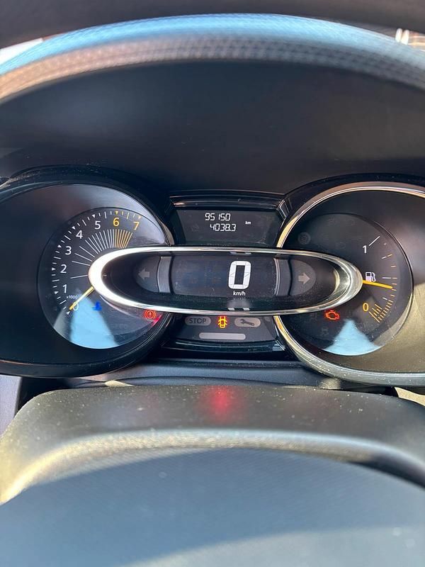 Gebraucht Renault Clio IV 75 PS (55 kW) 2014 Rot Kleinwagen