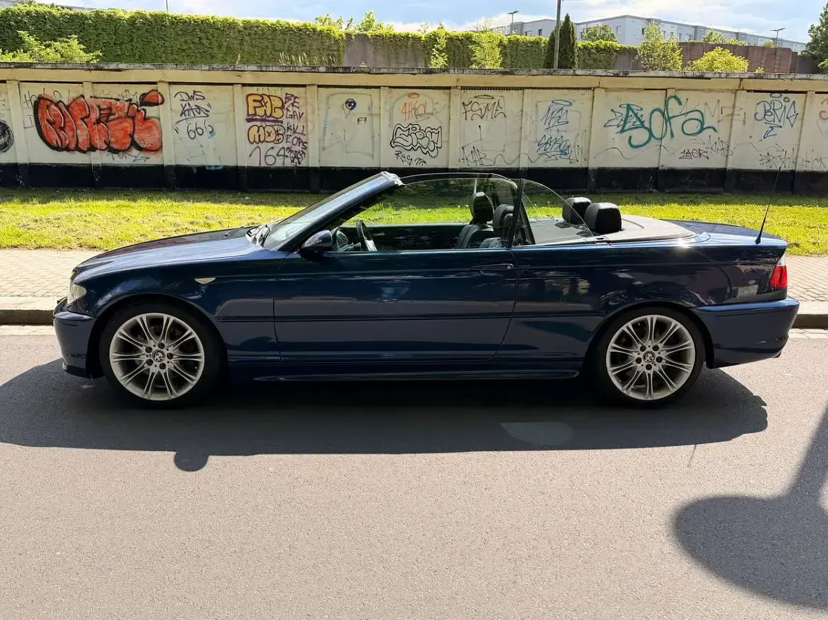 Gebraucht BMW 330 Cabriolet Sport Line 231 PS (169 kW) 2005 Blau Cabrio