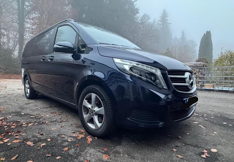 Blau Gebraucht 2018 Mercedes V250 Edition Van / Kleinbus | 41.900 € (Fairer Preis) - Bild 1/4