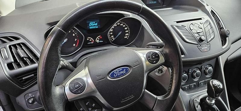Gebraucht Ford Kuga Trend 150 PS (110 kW) 2016 Weiß SUV