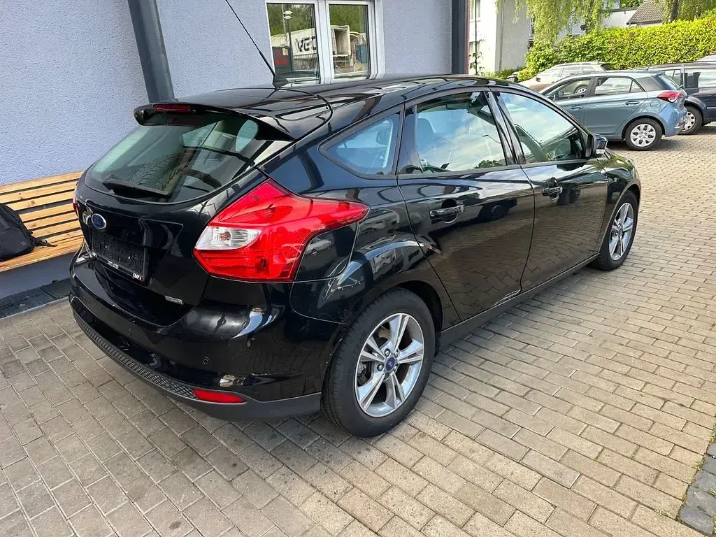 Gebraucht Ford Focus SYNC Edition 125 PS (91 kW) 2014 Schwarz Limousine