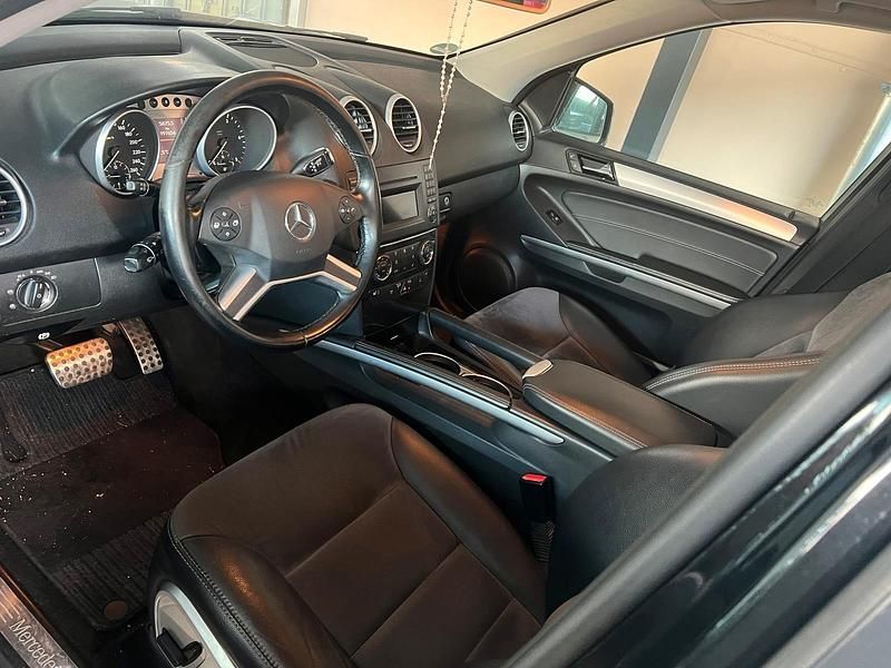 Gebraucht Mercedes ML350 231 PS (169 kW) 2011 Schwarz SUV