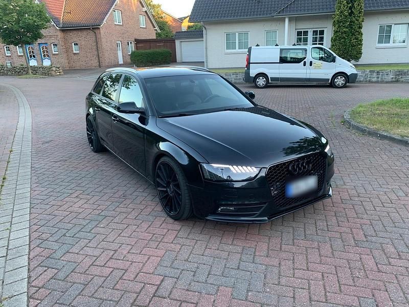 Używany Audi A4 Black Edition 177 KM (130 kW) 2012 Czarny Kombi