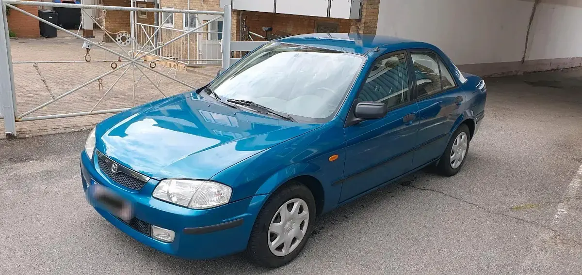 Gebraucht Mazda 323 88 PS (64 kW) 1998 Blau Limousine
