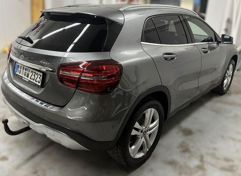 Gebraucht Mercedes GLA220 177 PS (130 kW) 2017 Grau SUV
