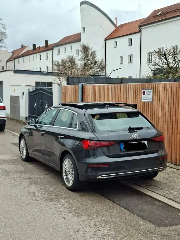 Używany Audi A3 Advanced 150 KM (110 kW) 2020 Czarny Sedan/Limuzyna