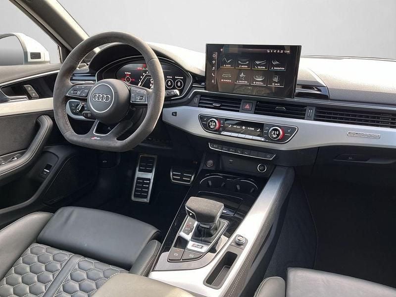 Gebraucht Audi RS4 Advanced 450 PS (330 kW) 2022 Gletscherweiß metallic (metallic) Kombi