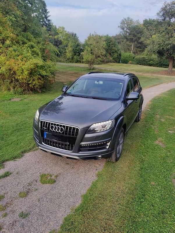 Grau Gebraucht 2015 Audi Q7 S-Line SUV | 28.000 € (Fairer Preis) - Bild 1/4