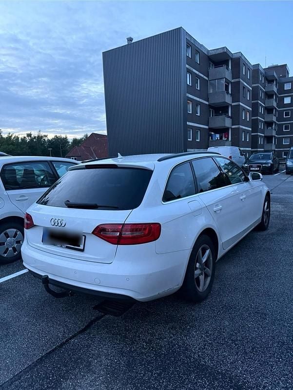 Gebraucht Audi A4 150 PS (110 kW) 2015 Weiß Kombi