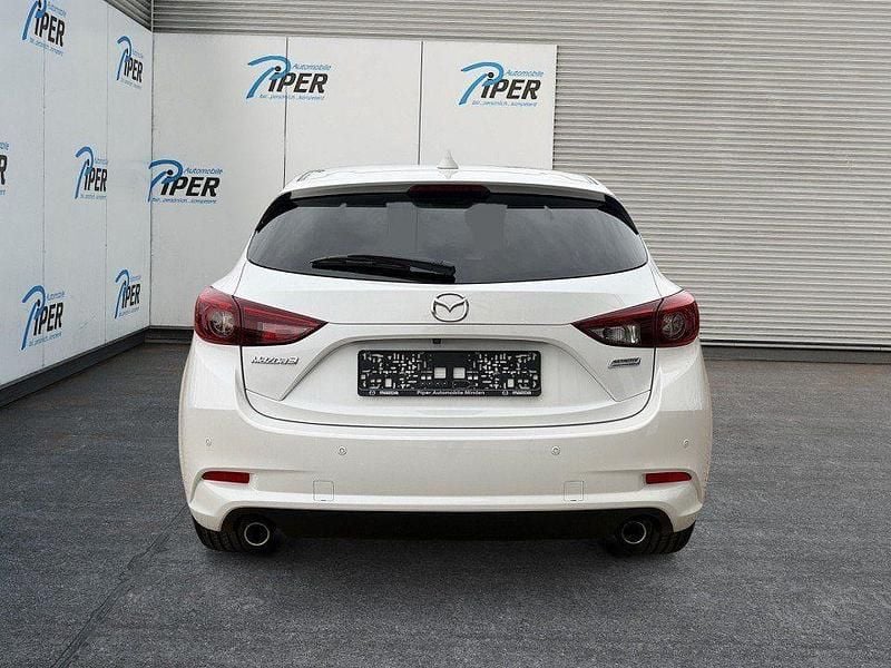Gebraucht Mazda 3 Kizoku 120 PS (88 kW) 2017 Satinweiß metallic Limousine