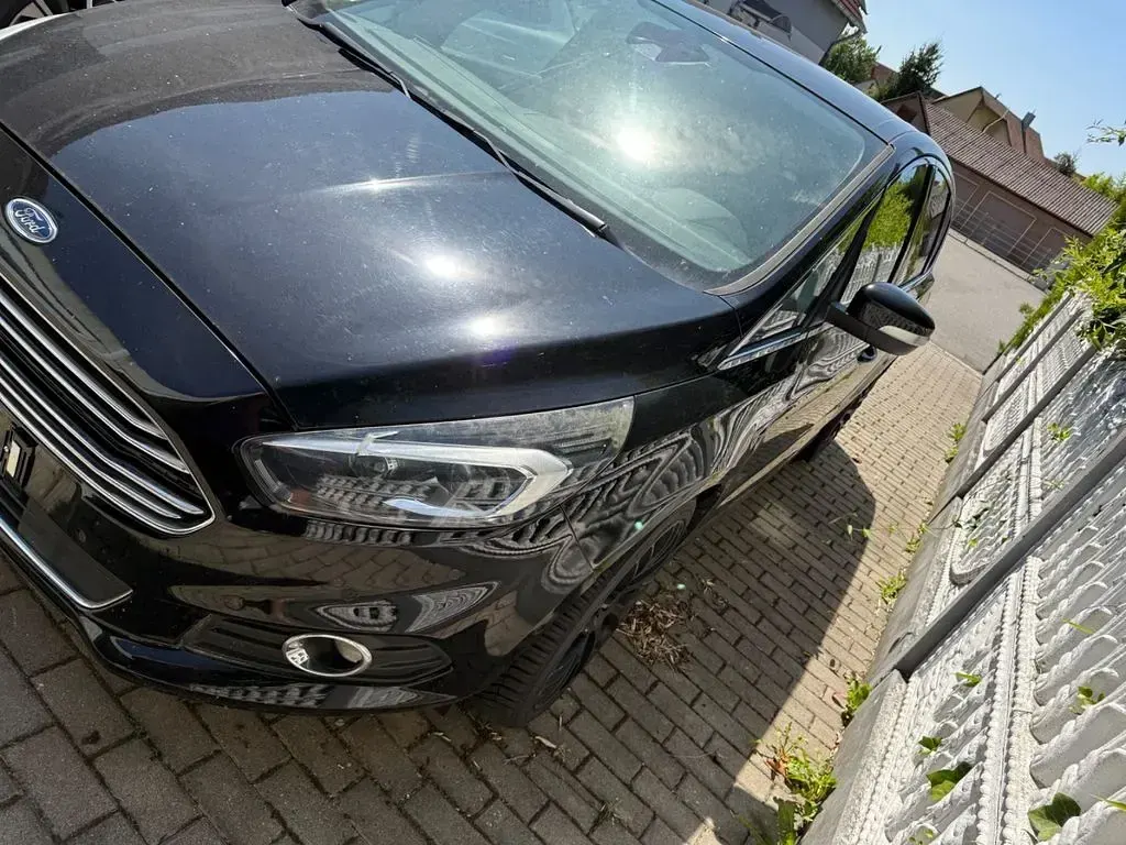 Gebraucht Ford S-MAX Titanium 179 PS (131 kW) 2016 Schwarz Van / Kleinbus