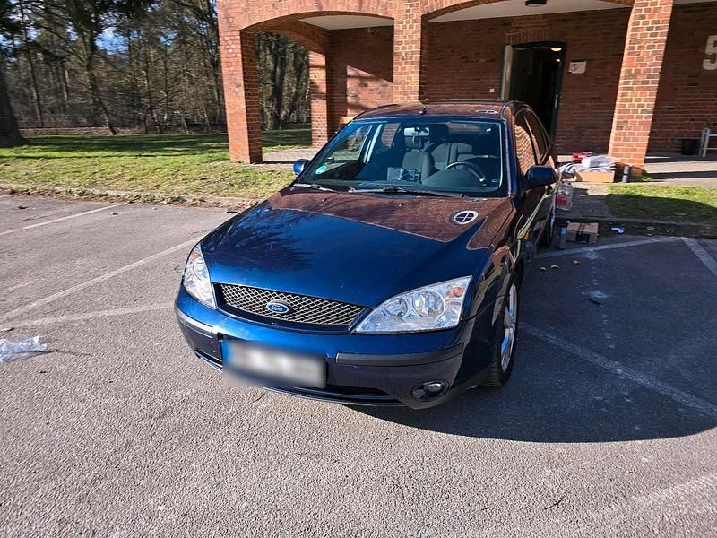 Używany Ford Mondeo 146 KM (107 kW) 2003 Niebieski Sedan/Limuzyna