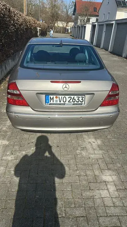 Gebraucht Mercedes E200 Avantgarde 163 PS (119 kW) 2004 Beige Limousine