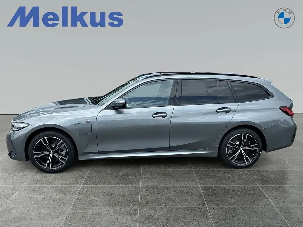 Neu BMW 330e Comfort Edition 292 PS (214 kW) 2026 Silber Limousine