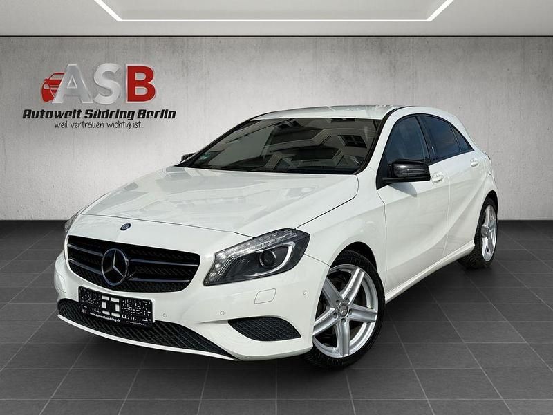 Weiß Gebraucht 2013 Mercedes A200 Night Limousine | 11.399 € (Fairer Preis) - Bild 1/4