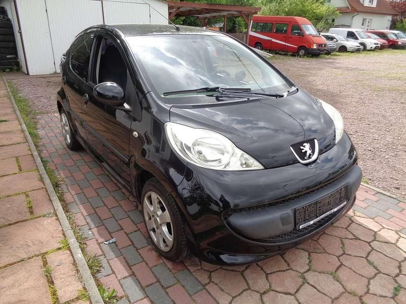 Gebraucht Peugeot 107 68 PS (50 kW) 2007 Schwarz Kleinwagen