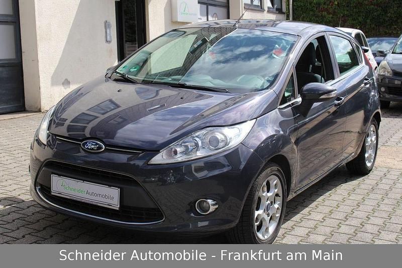 Spacegrau (metallic) Gebraucht 2011 Ford Fiesta Kleinwagen | 3.950 € (Guter Preis) - Bild 1/4