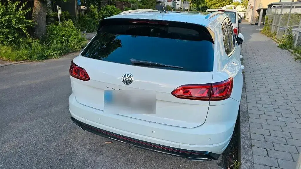 Gebraucht VW Touareg 284 PS (208 kW) 2018 Weiß SUV