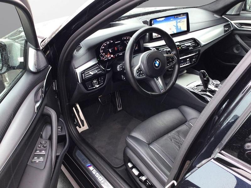 Gebraucht BMW M550 Performance 530 PS (389 kW) 2022 Schwarz Limousine