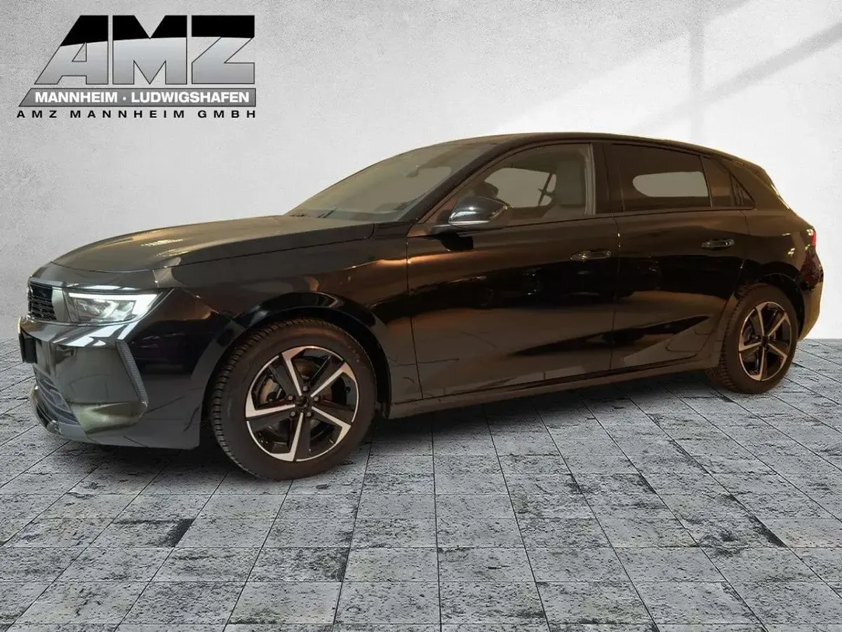 Neu Opel Astra Edition 131 PS (96 kW) 2025 Schwarz perla nera/typ aussenv Kleinwagen
