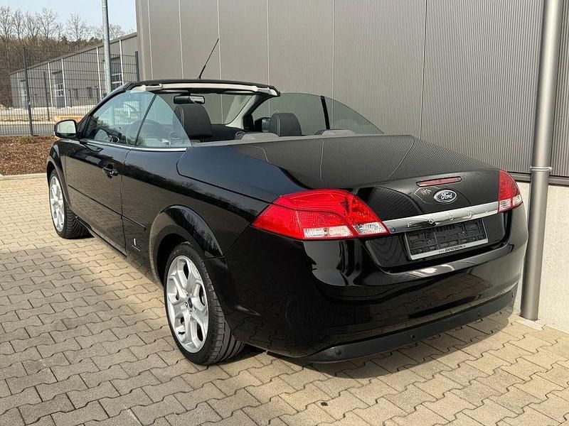 Gebraucht Ford Focus Cabriolet Titanium 145 PS (106 kW) 2010 Schwarz Cabrio