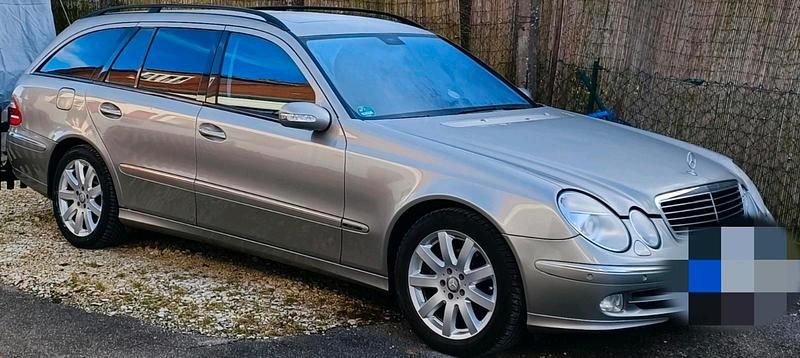 Silber Gebraucht 2004 Mercedes E270 Avantgarde Kombi | 4.100 € (Fairer Preis) - Bild 1/1
