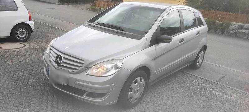 Silber Gebraucht 2008 Mercedes B170 Van / Kleinbus | 2.500 € (Fairer Preis) - Bild 1/4