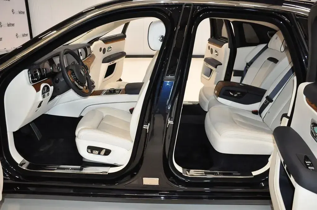 Gebraucht Rolls Royce Ghost 571 PS (419 kW) 2023 Schwarz Limousine