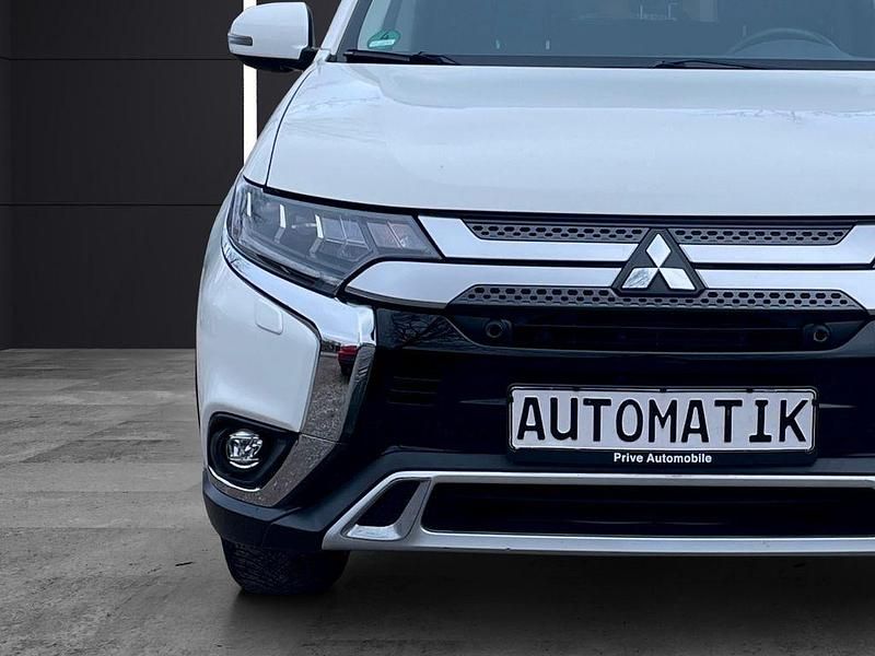 Gebraucht Mitsubishi Outlander Diamant Edition 150 PS (110 kW) 2019 Weiß SUV