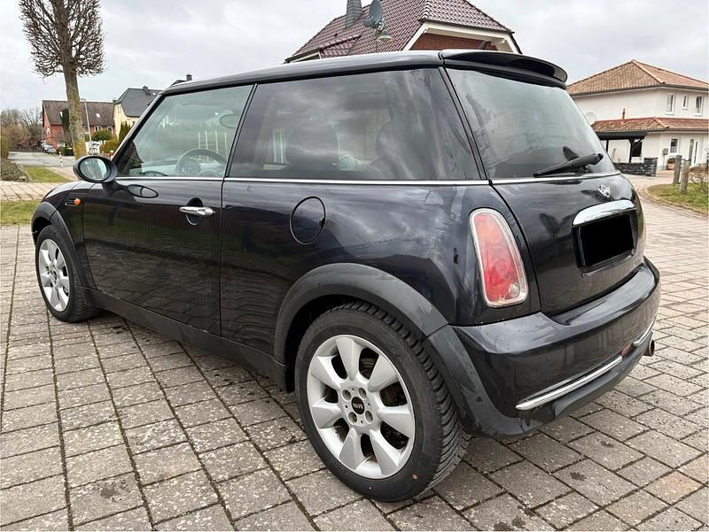 Usata Mini ONE 90 CV (66 kW) 2004 Nero Utilitaria