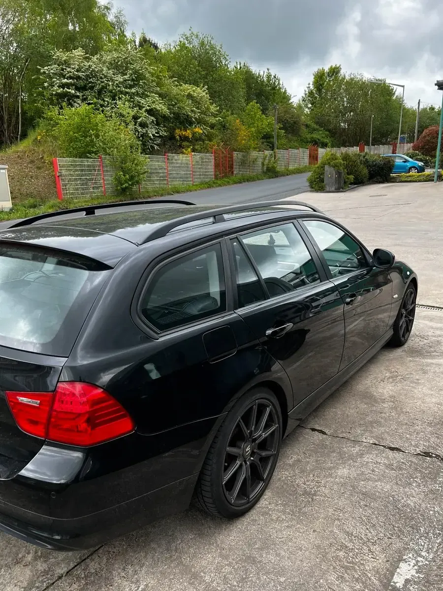 Używany BMW 318 143 KM (105 kW) 2009 Kombi