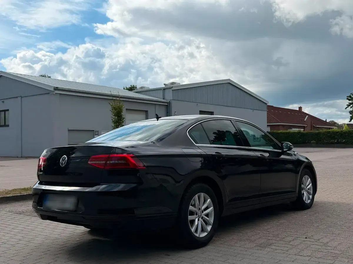 Gebraucht VW Passat 150 PS (110 kW) 2019 Limousine