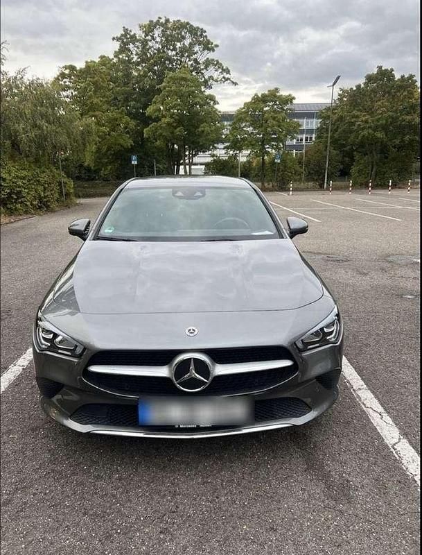 Gebraucht Mercedes CLA200 163 PS (119 kW) 2022 Grau Coupé