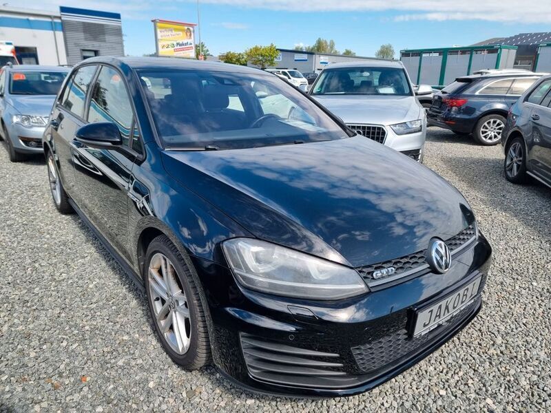 Schwarz Gebraucht 2014 VW Golf VII GTD Limousine | 9.990 € (Fairer Preis) - Bild 1/4