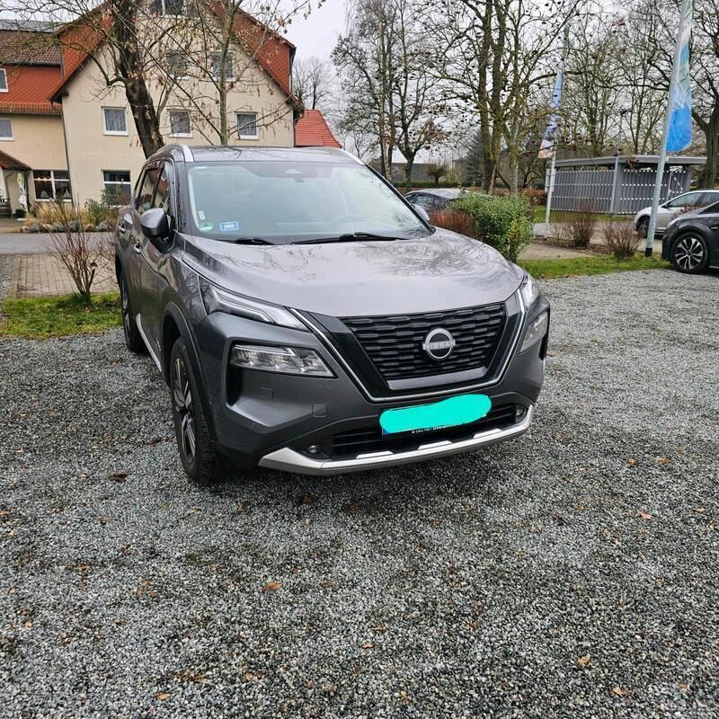 Grau Gebraucht 2022 Nissan X-Trail Tekna SUV | 29.100 € (Guter Preis) - Bild 1/4