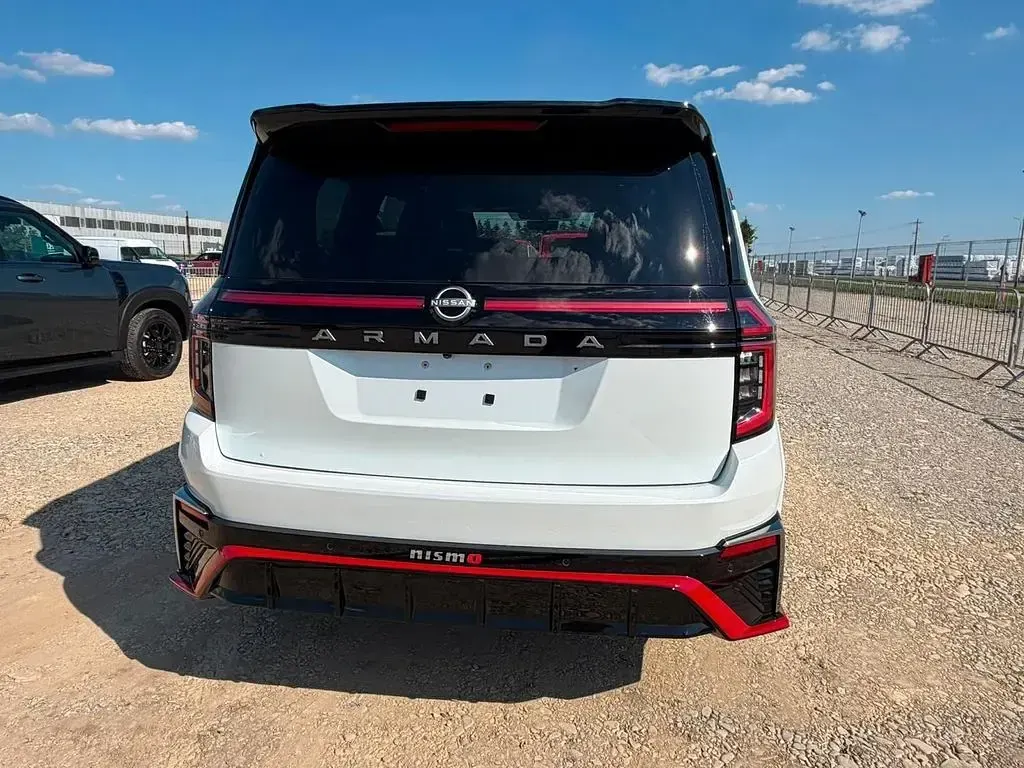 Neu Nissan Armada Nismo 460 PS (338 kW) 2026 Weiß SUV