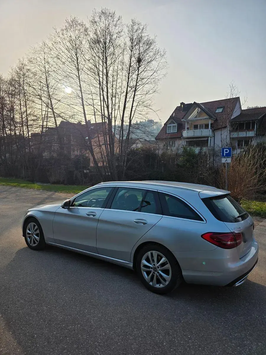 Gebraucht Mercedes C220 194 PS (142 kW) 2020 Silber Kombi