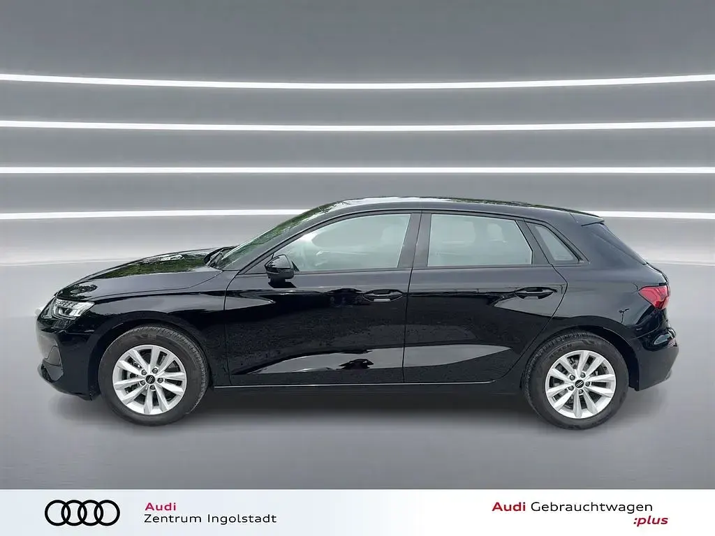 Usado Audi A3 Ambiente 116 HP (85 kW) 2025 Preto Sedan