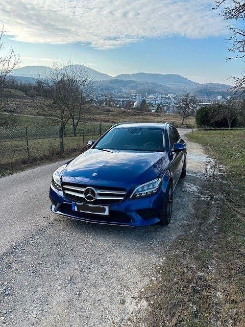 Blau Gebraucht 2020 Mercedes C220 Kombi | 26.800 € (Superpreis) - Bild 1/4
