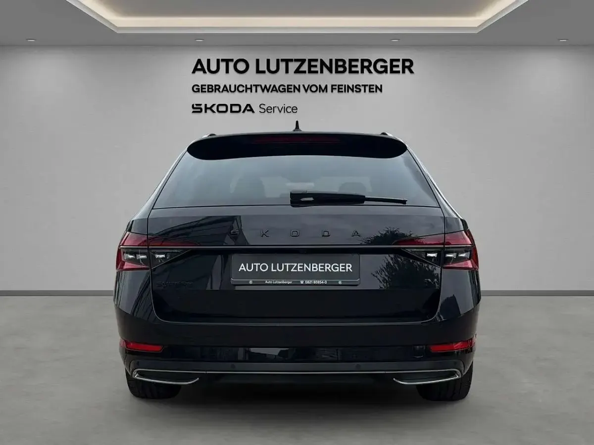 Gebraucht Skoda Superb SportLine 218 PS (160 kW) 2023 Blackmagic perleffekt Kombi