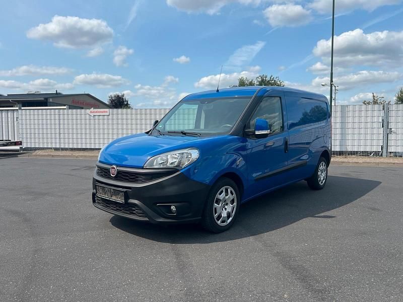 Blau Gebraucht 2017 Fiat Doblò Van / Kleinbus | 6.999 € - Bild 1/4