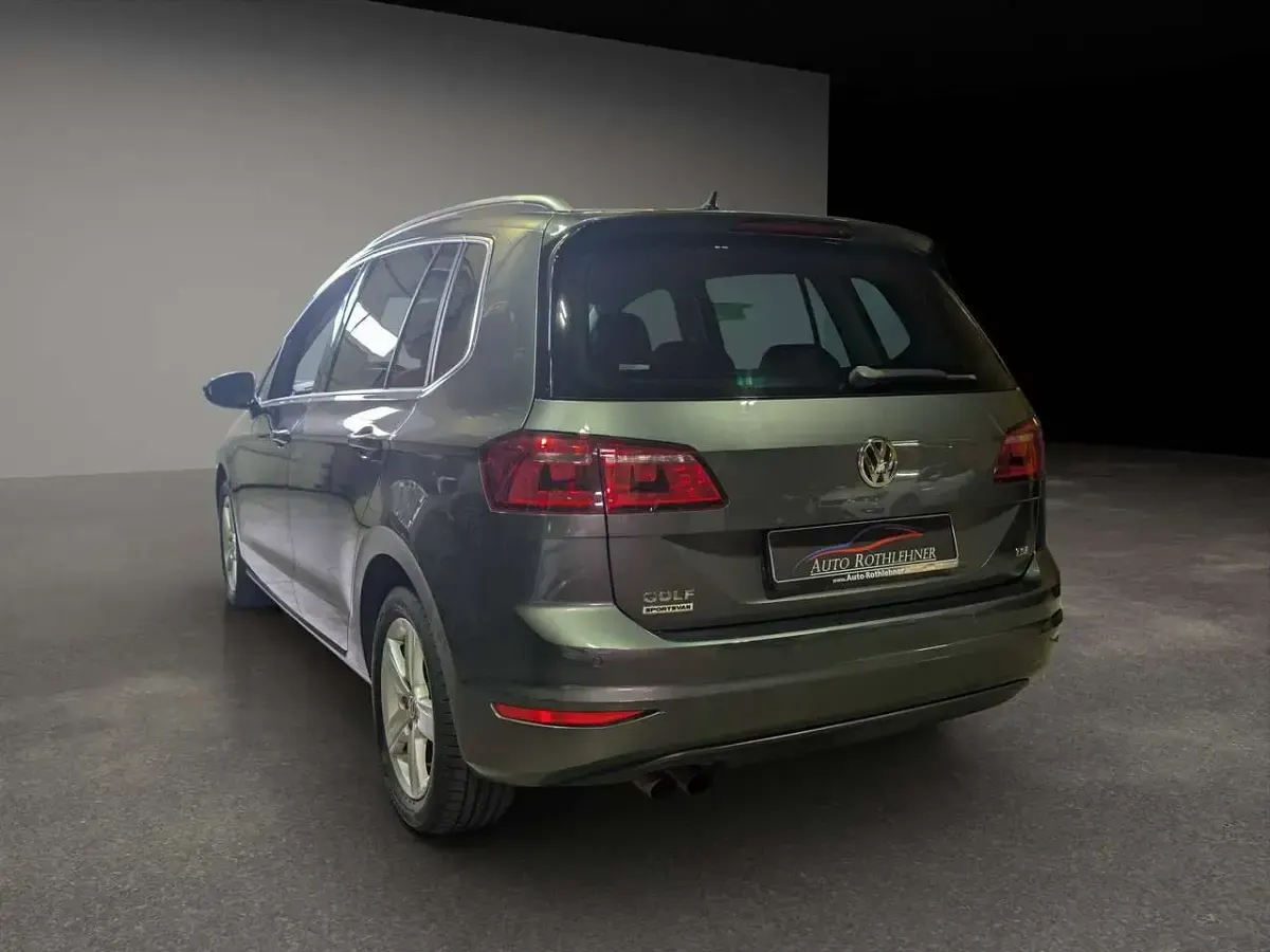 Gebraucht VW Golf Sportsvan Highline 150 PS (110 kW) 2017 Indiumgrau metallic Van / Kleinbus