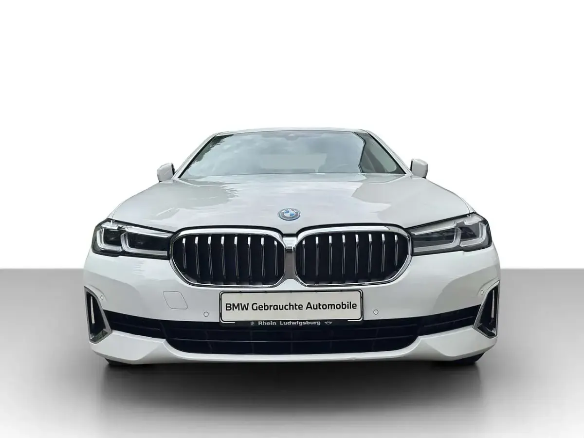 Gebraucht BMW 545e Luxury Line 394 PS (289 kW) 2021 Weiß Limousine