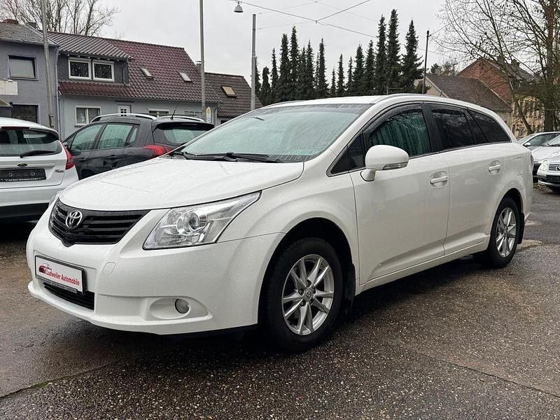 Weiß Gebraucht 2010 Toyota Avensis Edition Kombi | 5.999 € (Fairer Preis) - Bild 1/4