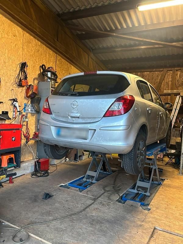 Gebraucht Opel Corsa 80 PS (58 kW) 2008 Kleinwagen